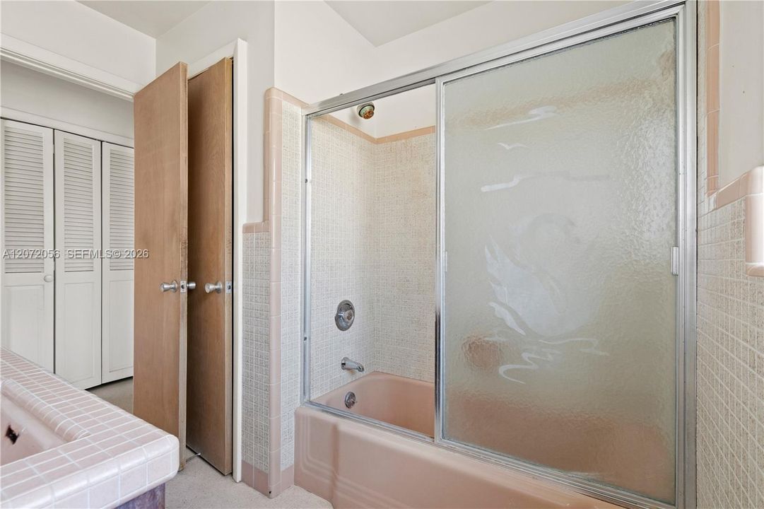 For Sale: $1,100,000 (3 beds, 2 baths, 1724 Square Feet)
