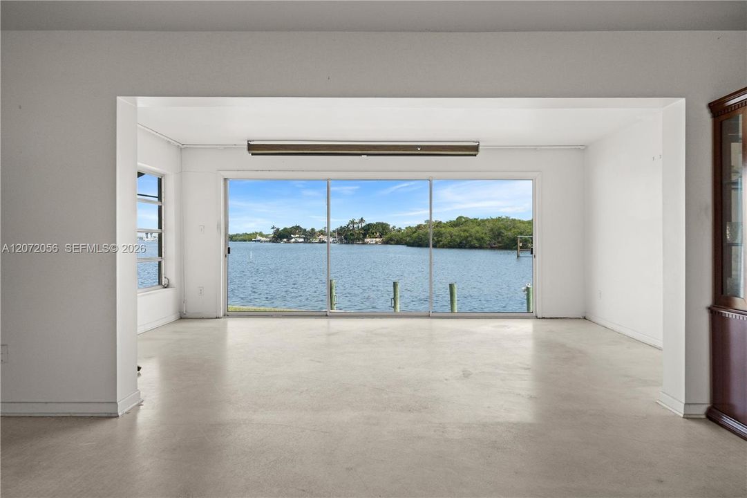 For Sale: $1,100,000 (3 beds, 2 baths, 1724 Square Feet)