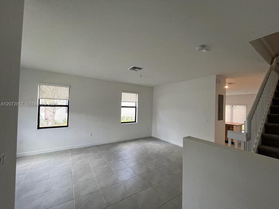 For Rent: $2,925 (3 beds, 2 baths, 1587 Square Feet)