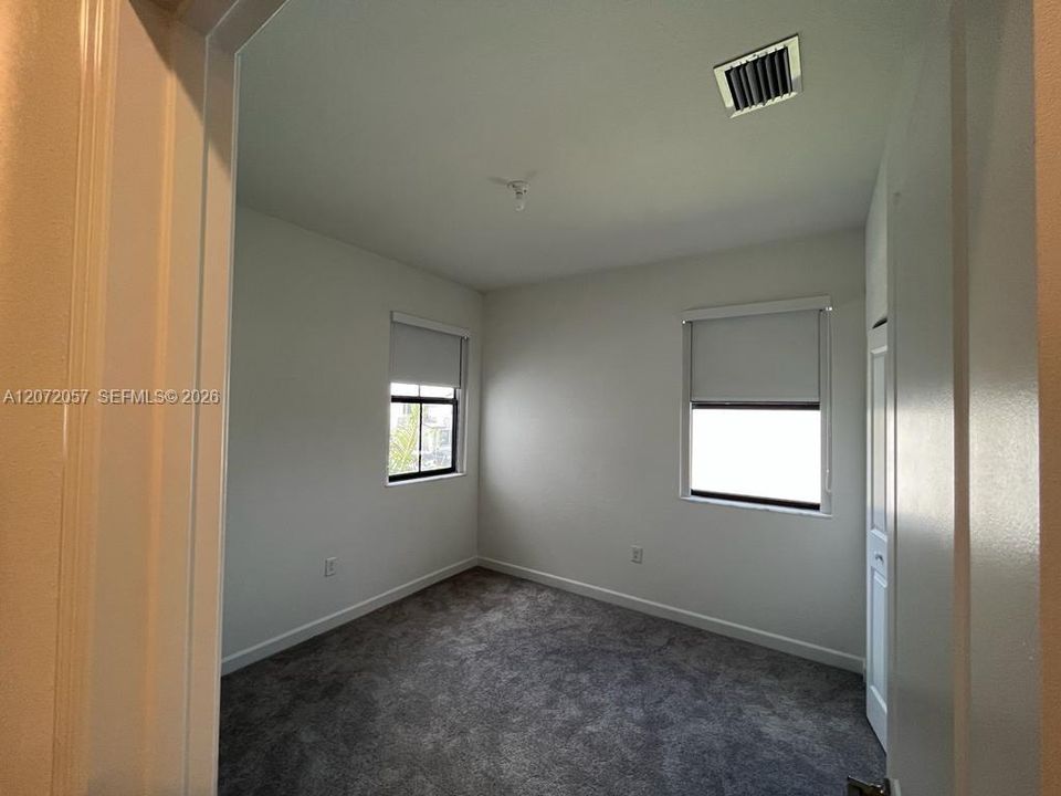 For Rent: $2,925 (3 beds, 2 baths, 1587 Square Feet)