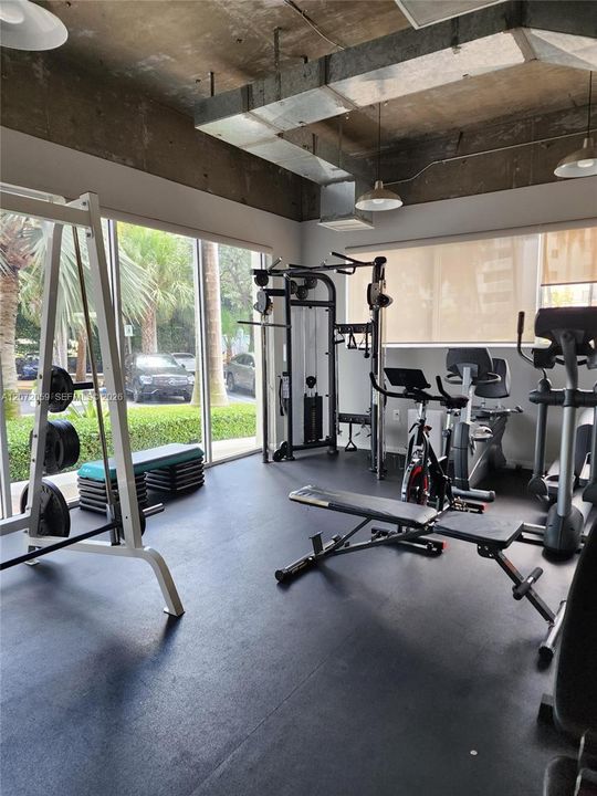 For Sale: $360,000 (1 beds, 2 baths, 820 Square Feet)