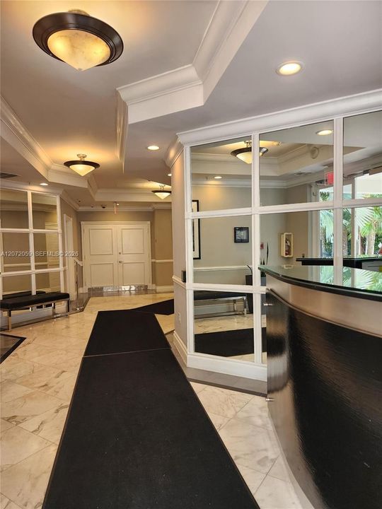 For Sale: $360,000 (1 beds, 2 baths, 820 Square Feet)