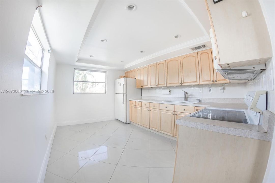 For Sale: $169,900 (2 beds, 2 baths, 840 Square Feet)