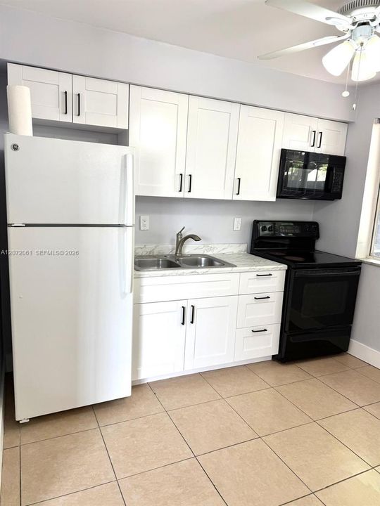 For Rent: $2,000 (2 beds, 1 baths, 1904 Square Feet)