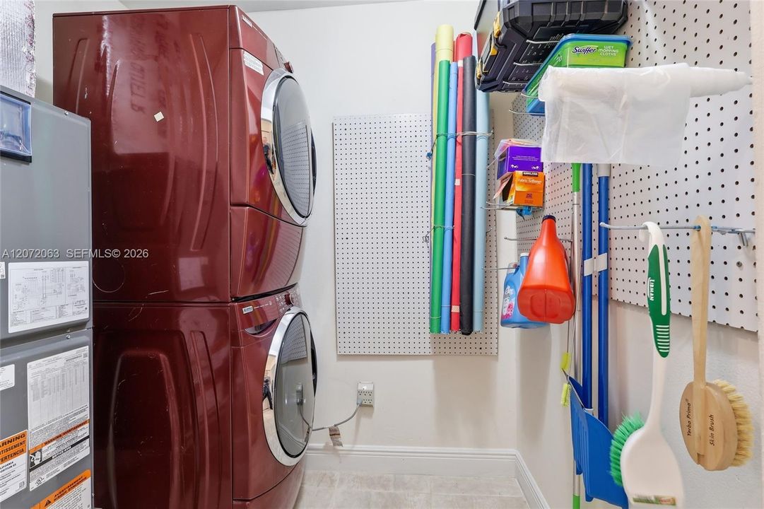 For Rent: $2,600 (2 beds, 2 baths, 1057 Square Feet)