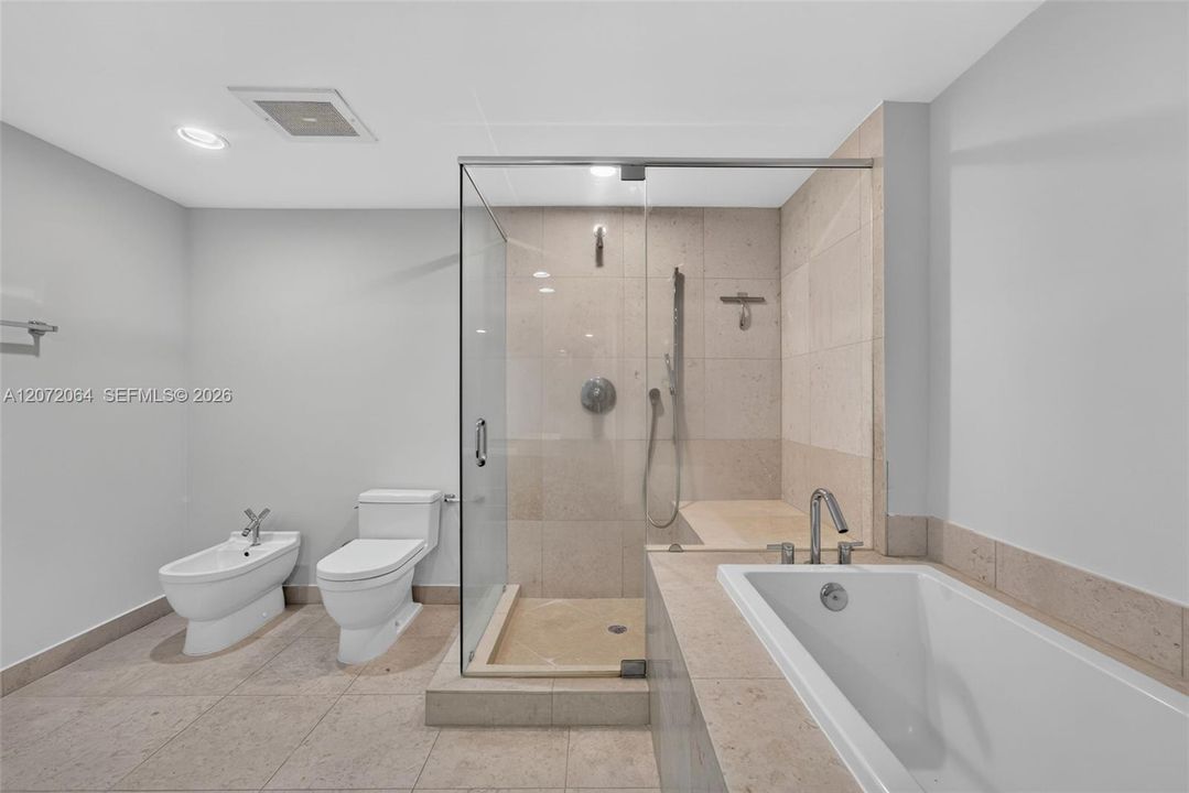 В аренду: $5,500 (2 спален, 2 ванн, 1325 Квадратных фут)