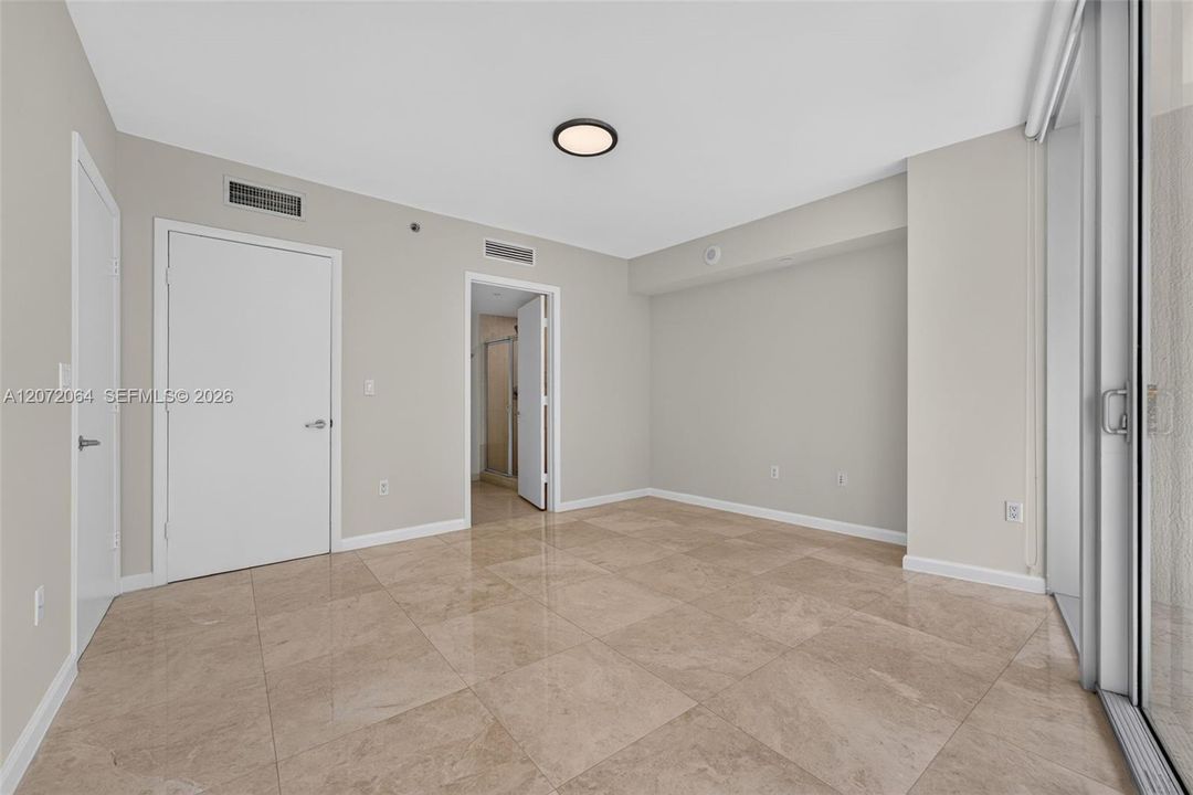 В аренду: $5,500 (2 спален, 2 ванн, 1325 Квадратных фут)