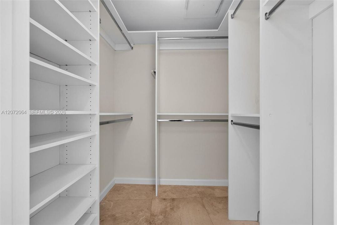В аренду: $5,500 (2 спален, 2 ванн, 1325 Квадратных фут)