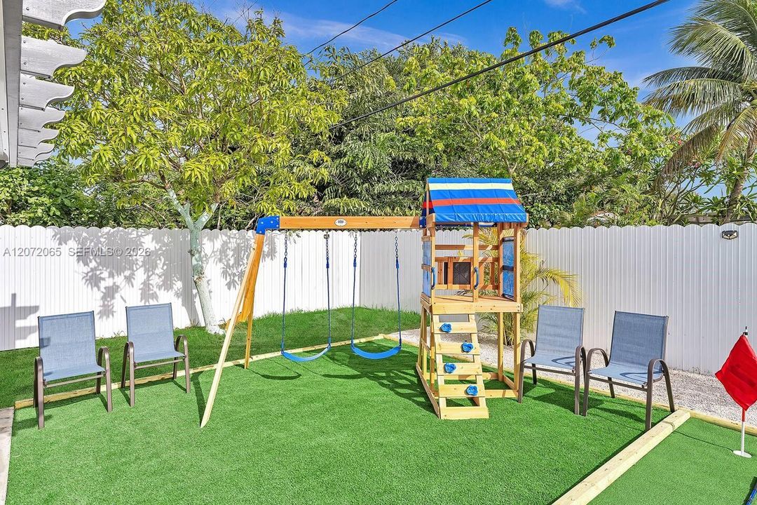 En Venta: $878,000 (5 camas, 3 baños, 2246 Pies cuadrados)