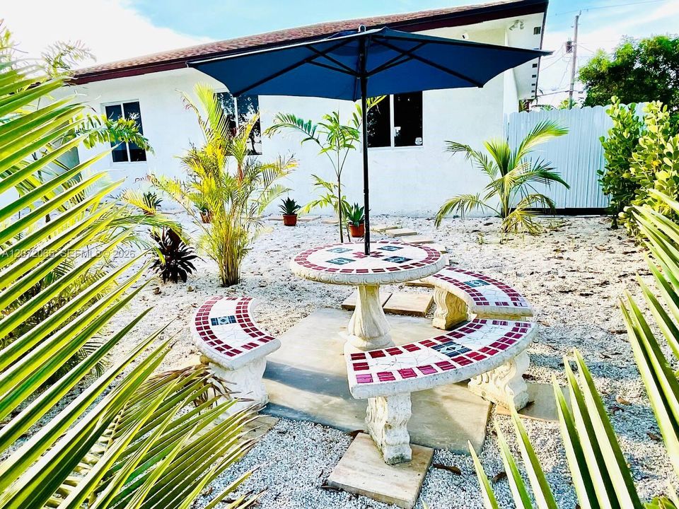 En Venta: $878,000 (5 camas, 3 baños, 2246 Pies cuadrados)