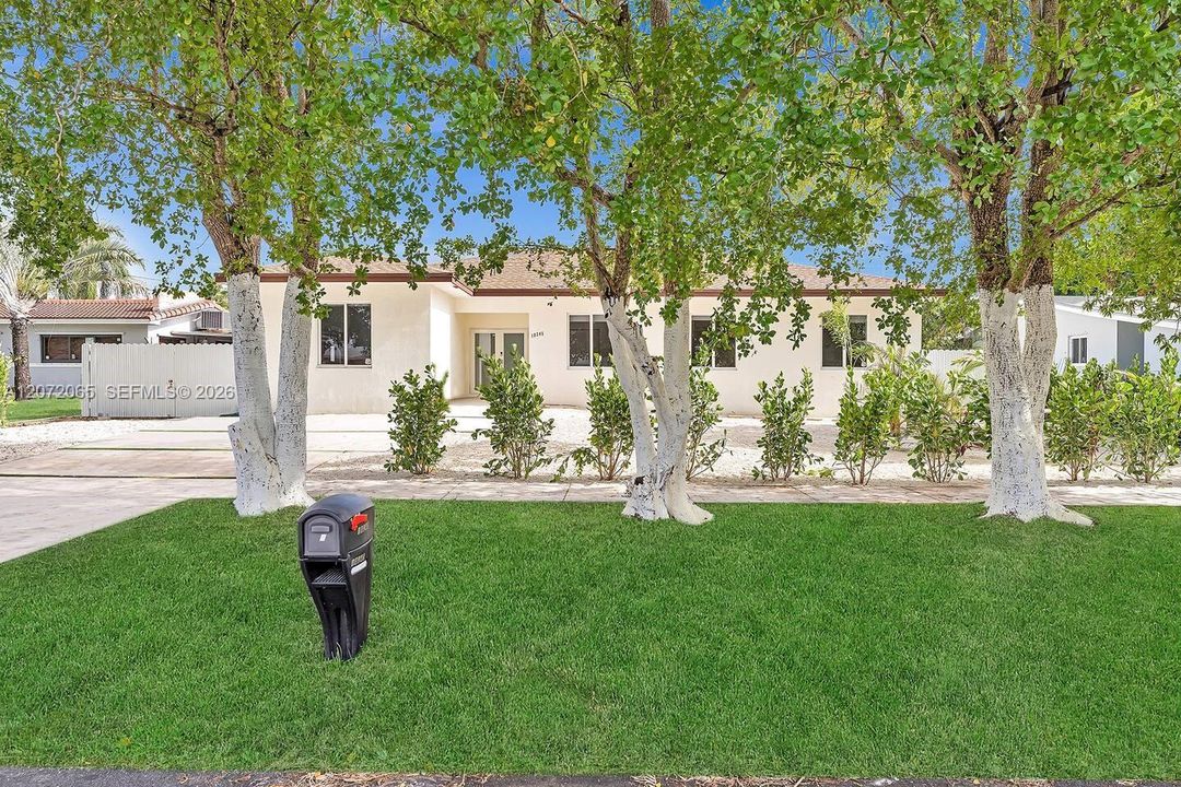 En Venta: $878,000 (5 camas, 3 baños, 2246 Pies cuadrados)