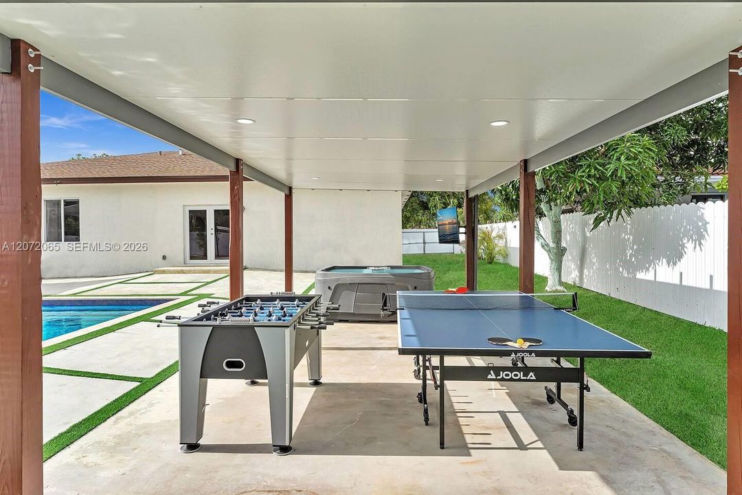 En Venta: $878,000 (5 camas, 3 baños, 2246 Pies cuadrados)