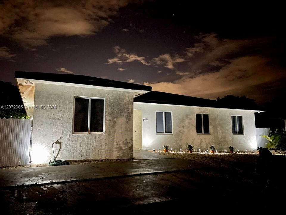 En Venta: $878,000 (5 camas, 3 baños, 2246 Pies cuadrados)