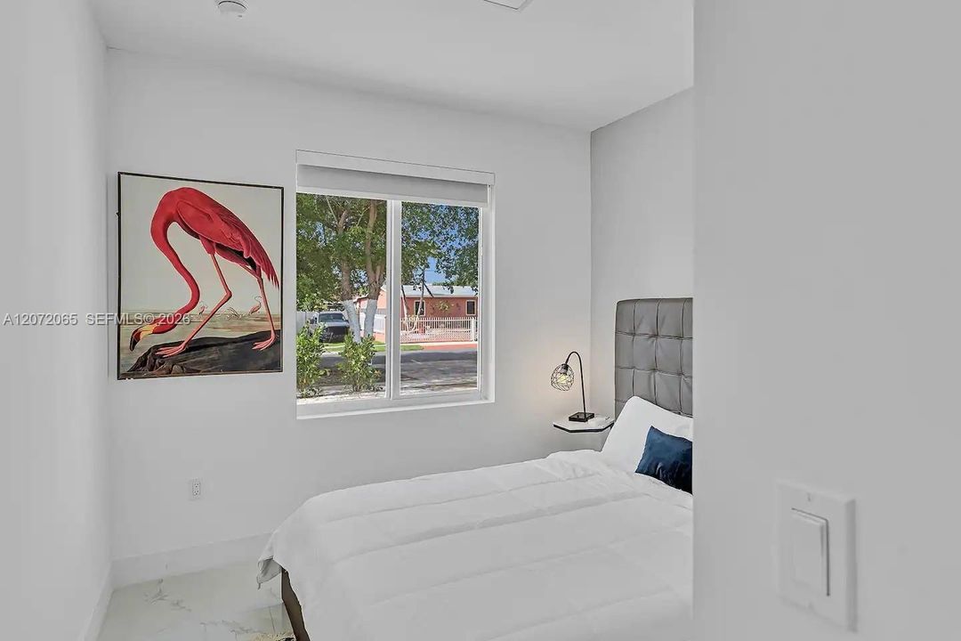 En Venta: $878,000 (5 camas, 3 baños, 2246 Pies cuadrados)