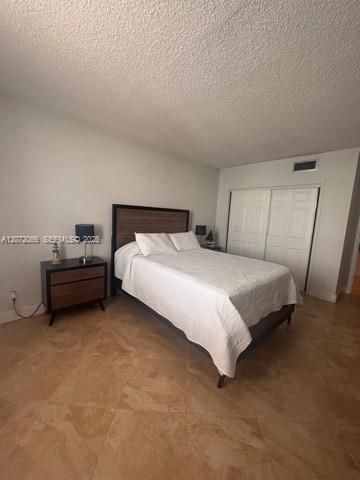 В аренду: $4,000 (2 спален, 2 ванн, 1250 Квадратных фут)