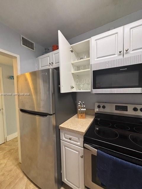 В аренду: $4,000 (2 спален, 2 ванн, 1250 Квадратных фут)