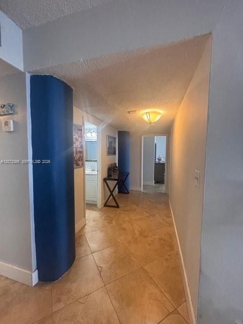 В аренду: $4,000 (2 спален, 2 ванн, 1250 Квадратных фут)