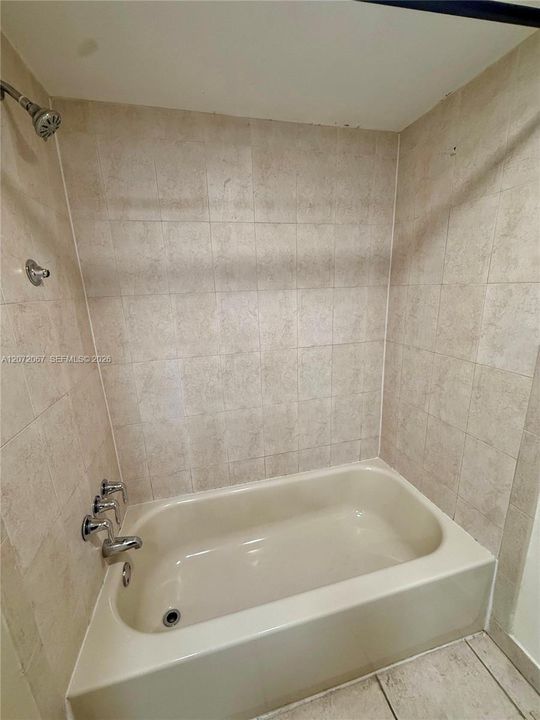 В аренду: $2,300 (3 спален, 2 ванн, 1089 Квадратных фут)