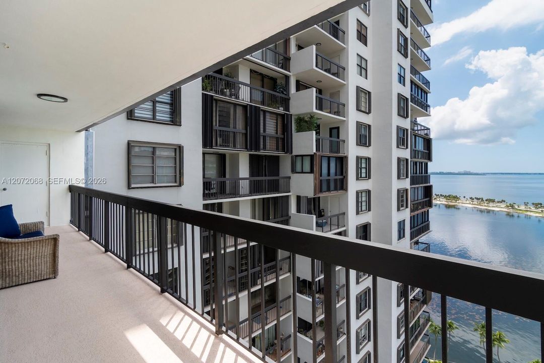For Sale: $789,000 (2 beds, 2 baths, 1460 Square Feet)