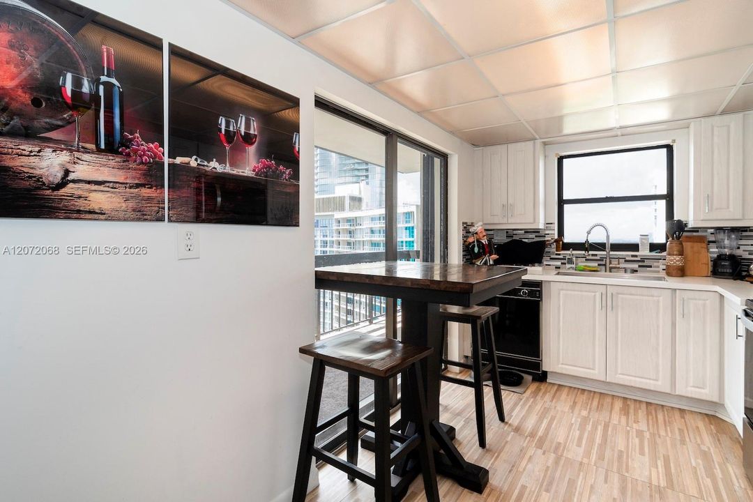 For Sale: $789,000 (2 beds, 2 baths, 1460 Square Feet)