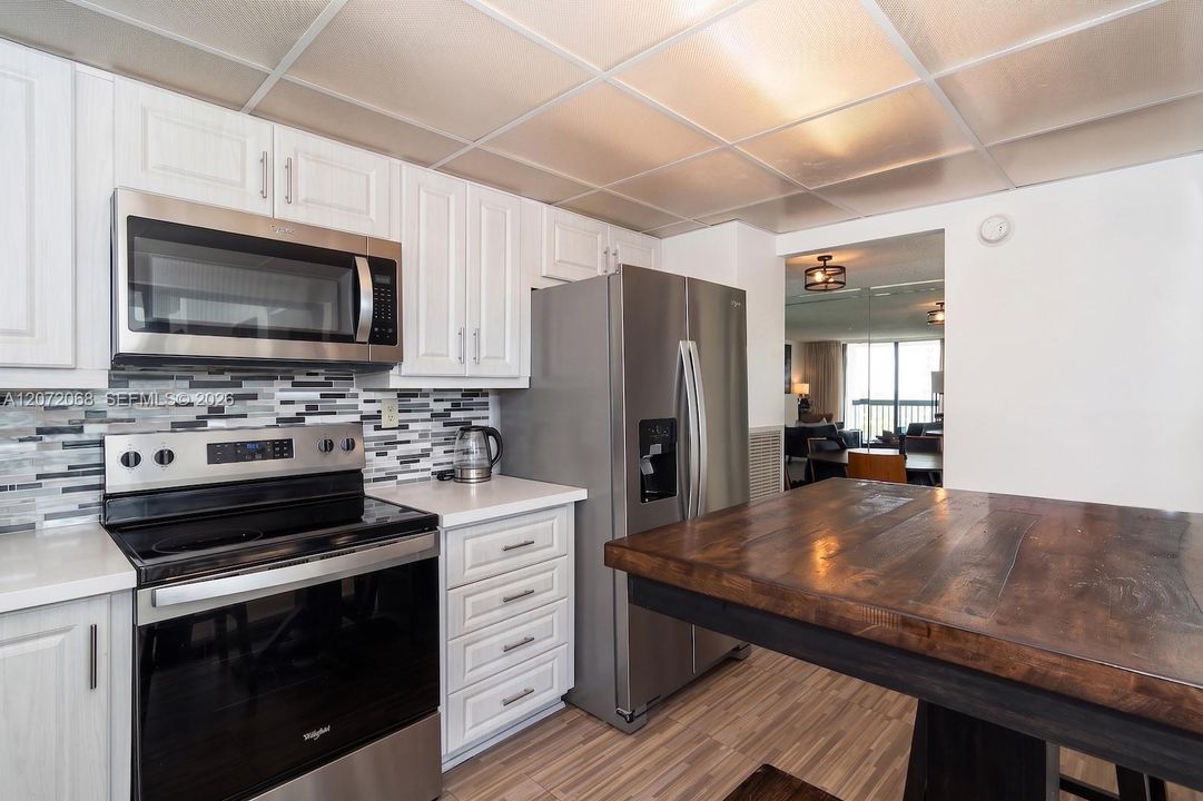 For Sale: $789,000 (2 beds, 2 baths, 1460 Square Feet)