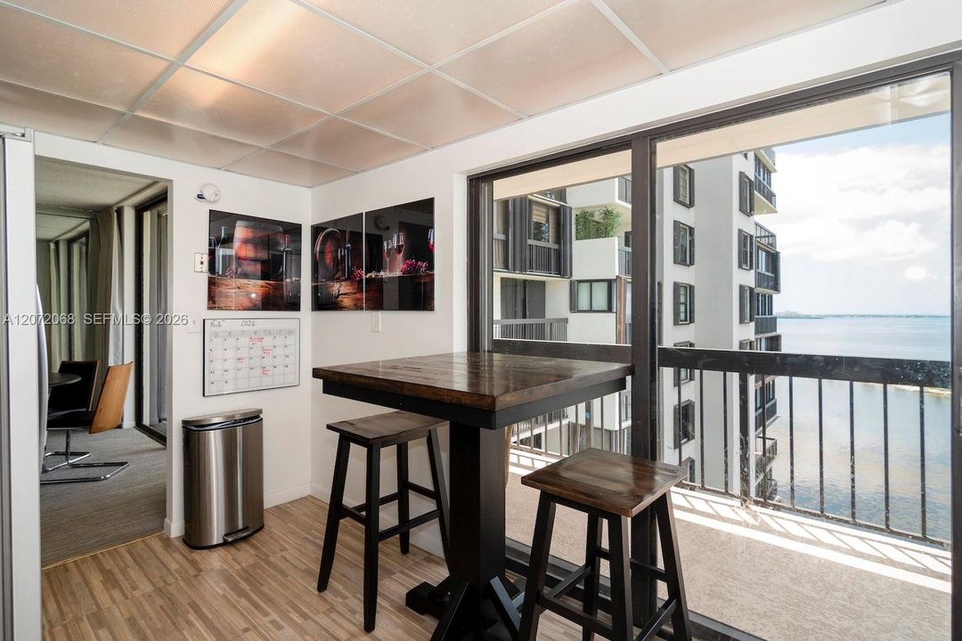 For Sale: $789,000 (2 beds, 2 baths, 1460 Square Feet)