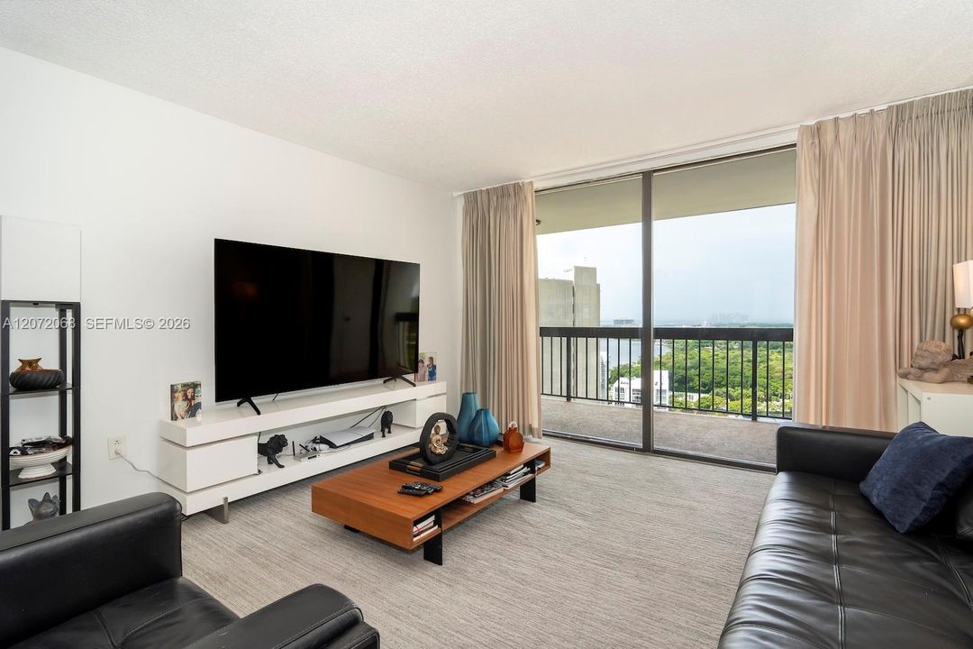 For Sale: $789,000 (2 beds, 2 baths, 1460 Square Feet)