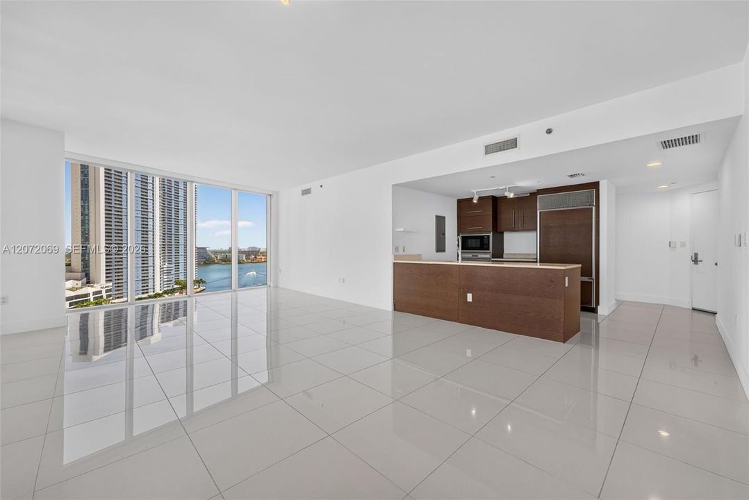For Rent: $6,000 (2 beds, 2 baths, 1269 Square Feet)