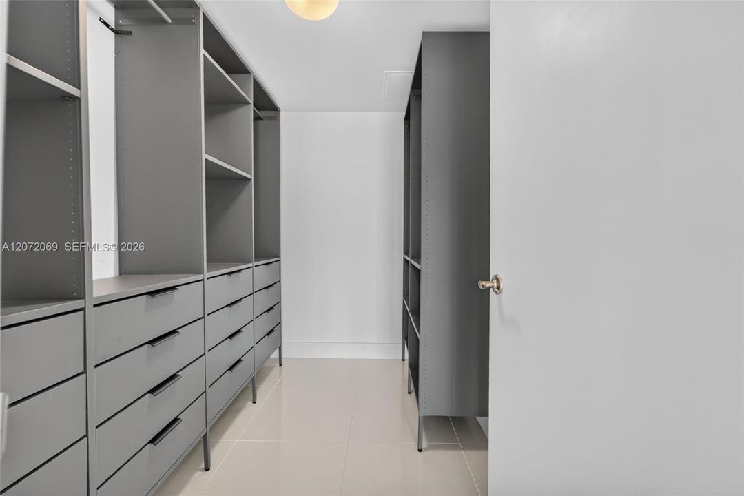 For Rent: $6,000 (2 beds, 2 baths, 1269 Square Feet)