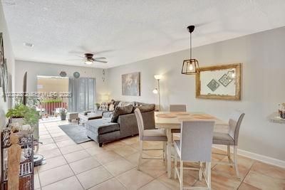 For Rent: $2,200 (2 beds, 1 baths, 930 Square Feet)