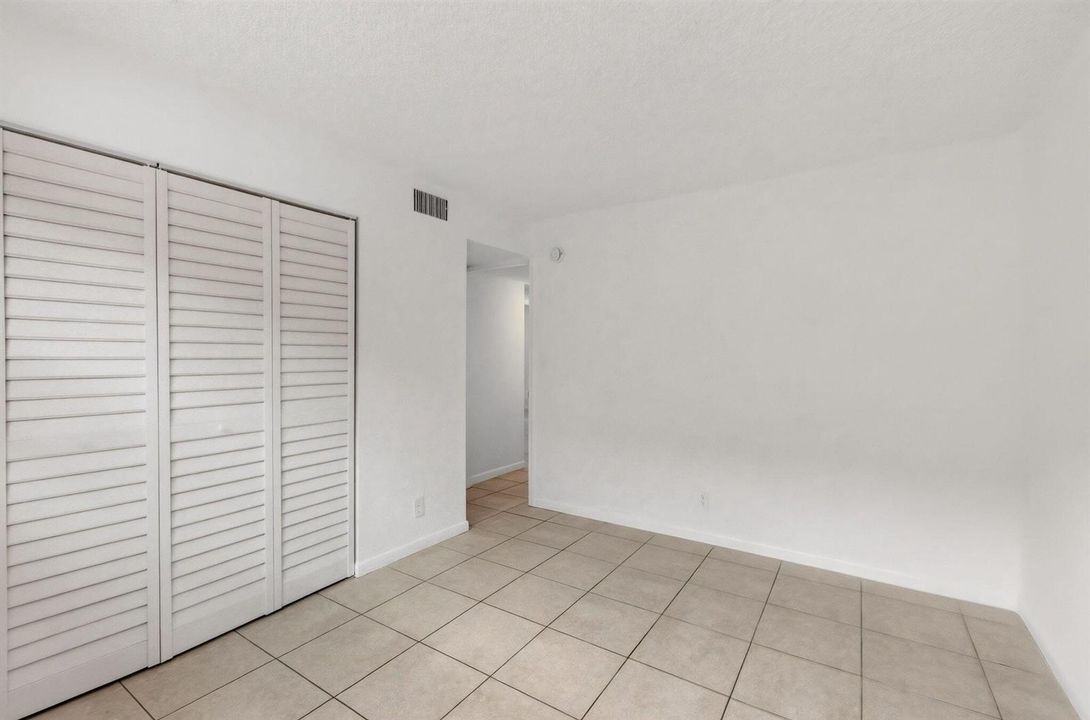 2nd Bedroom Closet
