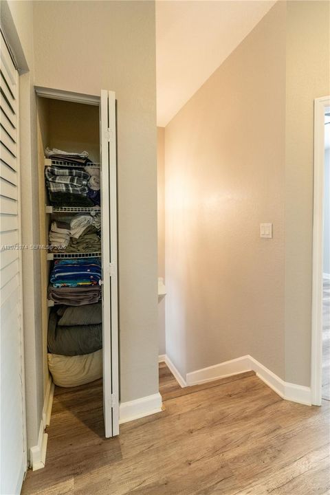 En Venta: $437,000 (3 camas, 2 baños, 1656 Pies cuadrados)