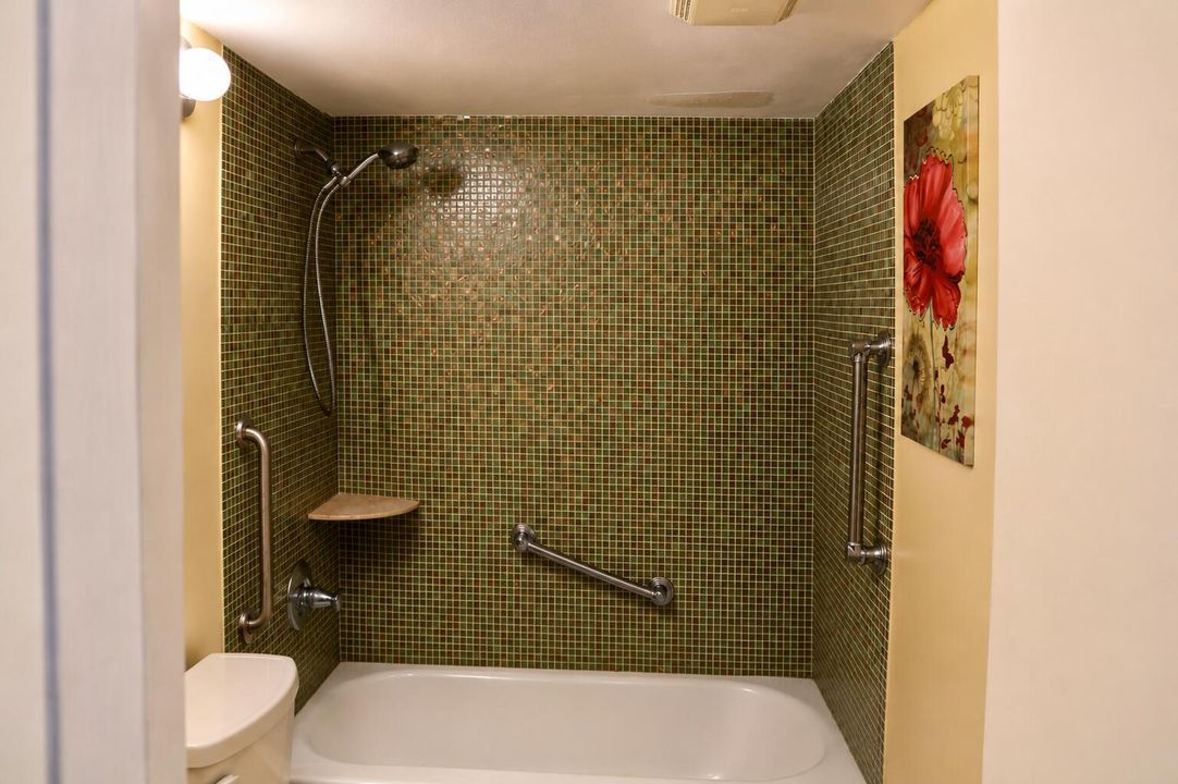Bathroom- Tub/Shower