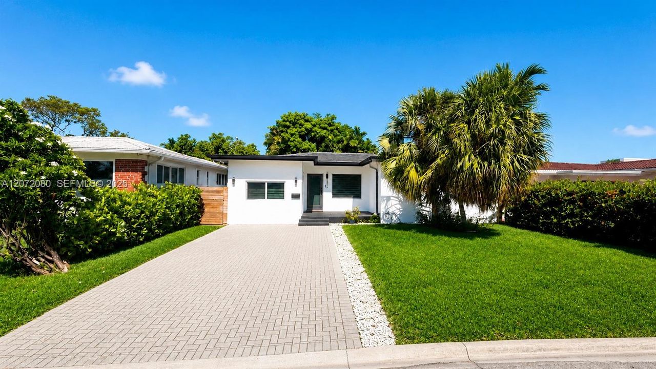 For Sale: $2,080,000 (4 beds, 3 baths, 1469 Square Feet)
