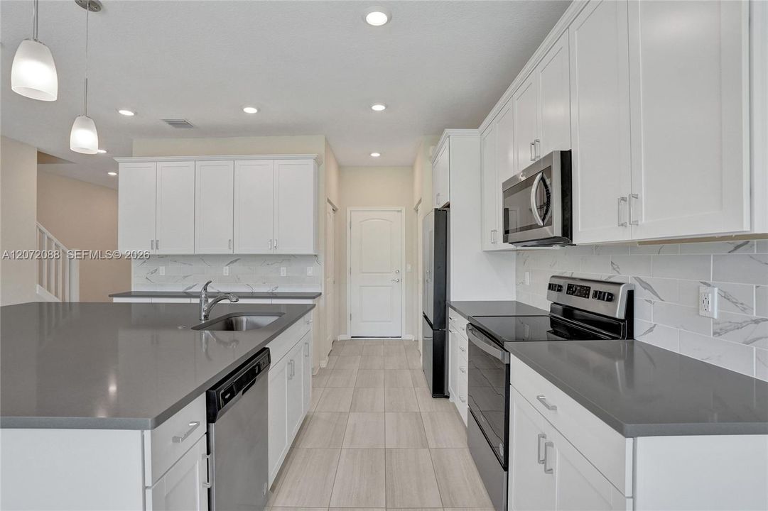 For Sale: $619,000 (3 beds, 2 baths, 1774 Square Feet)