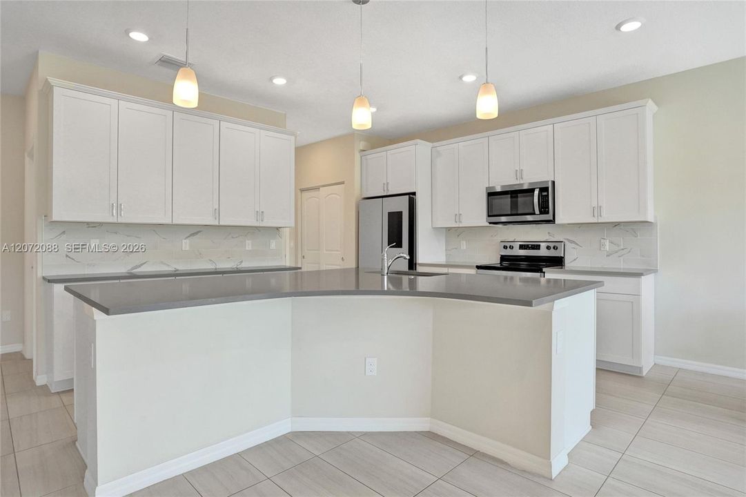 For Sale: $619,000 (3 beds, 2 baths, 1774 Square Feet)