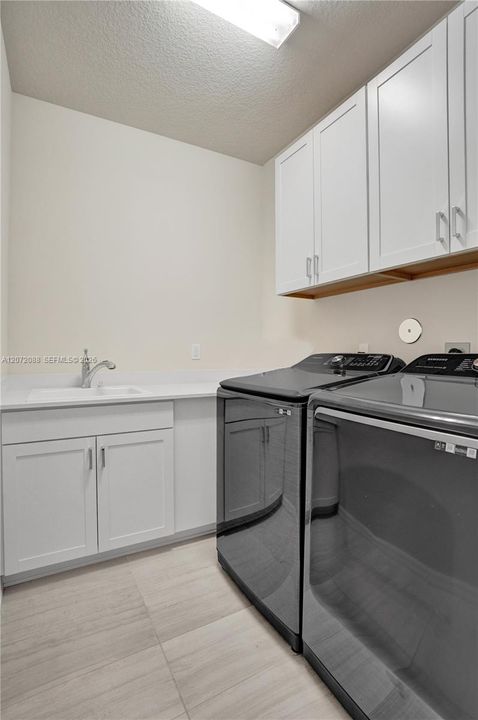For Sale: $619,000 (3 beds, 2 baths, 1774 Square Feet)