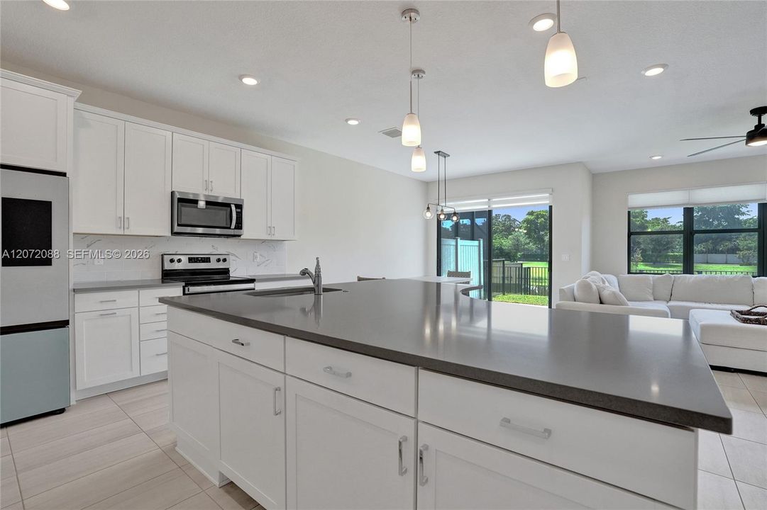 For Sale: $619,000 (3 beds, 2 baths, 1774 Square Feet)