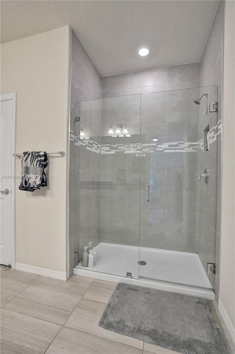 For Sale: $619,000 (3 beds, 2 baths, 1774 Square Feet)