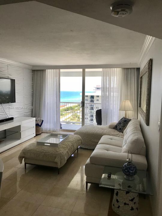 For Rent: $3,350 (1 beds, 1 baths, 962 Square Feet)