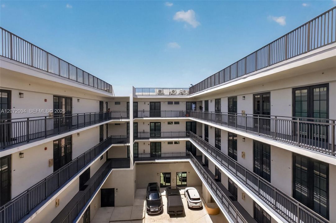 For Sale: $228,000 (0 beds, 1 baths, 436 Square Feet)
