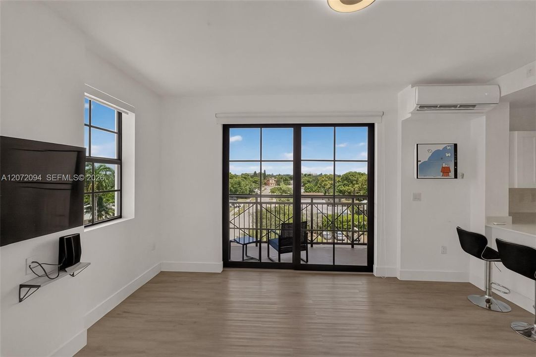 For Sale: $228,000 (0 beds, 1 baths, 436 Square Feet)