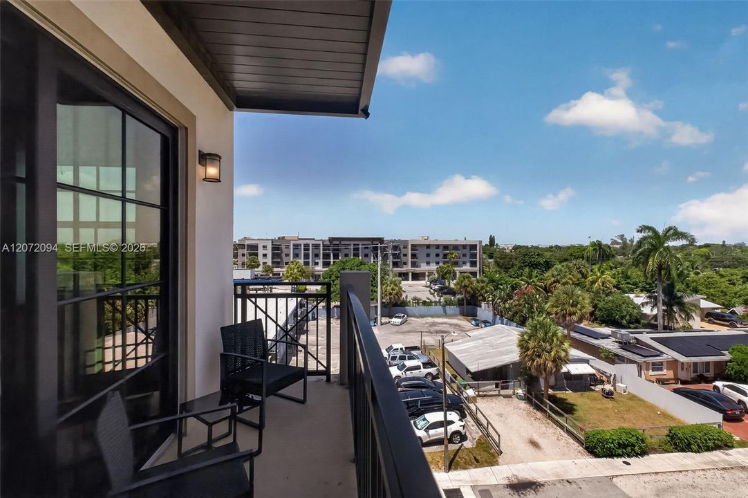 For Sale: $228,000 (0 beds, 1 baths, 436 Square Feet)