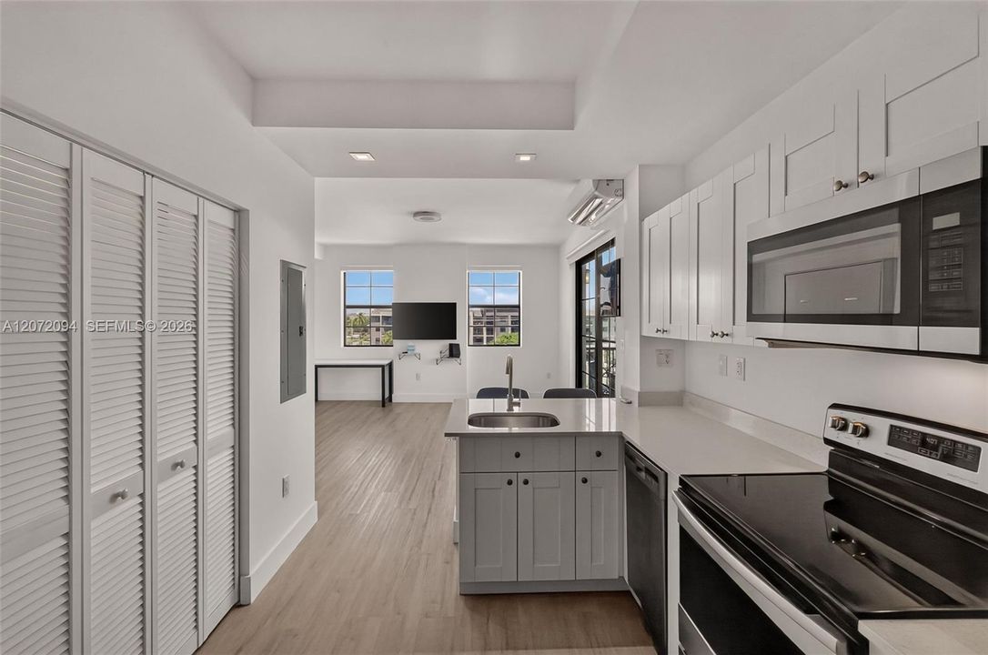 For Sale: $228,000 (0 beds, 1 baths, 436 Square Feet)