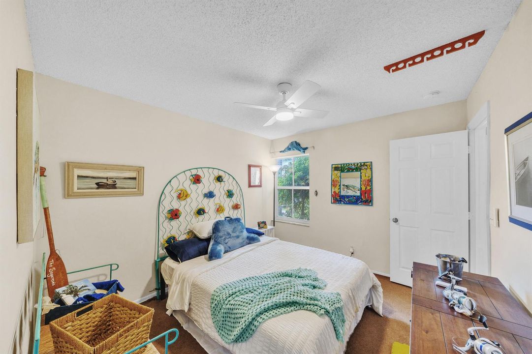 19 Guest Bedroom B (4)