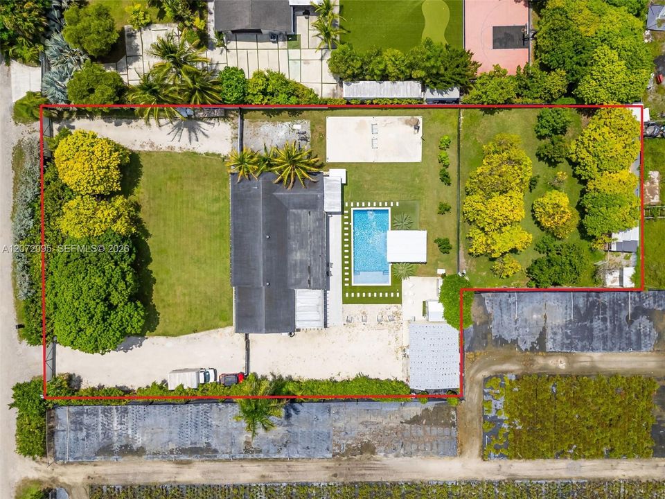 En Venta: $1,550,999 (4 camas, 3 baños, 2399 Pies cuadrados)