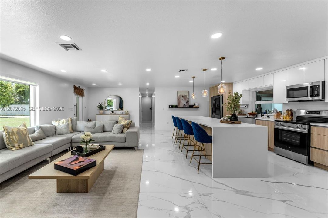 En Venta: $1,550,999 (4 camas, 3 baños, 2399 Pies cuadrados)