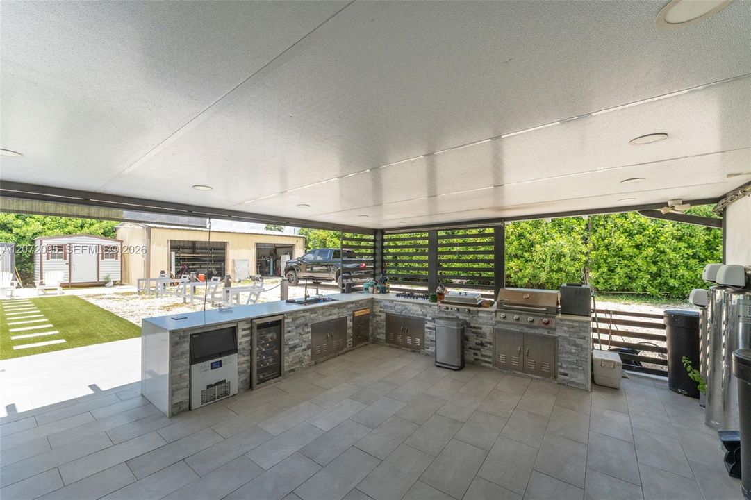 En Venta: $1,550,999 (4 camas, 3 baños, 2399 Pies cuadrados)