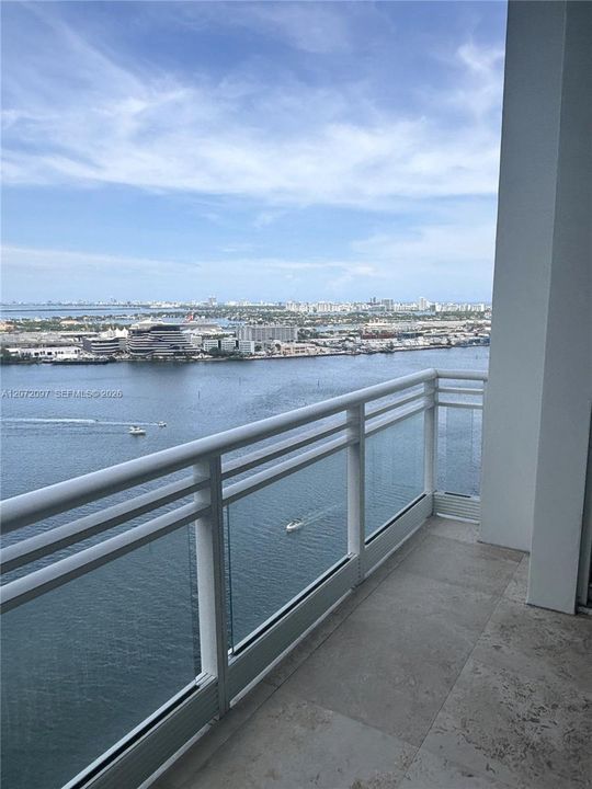 For Sale: $1,675,000 (2 beds, 2 baths, 1572 Square Feet)