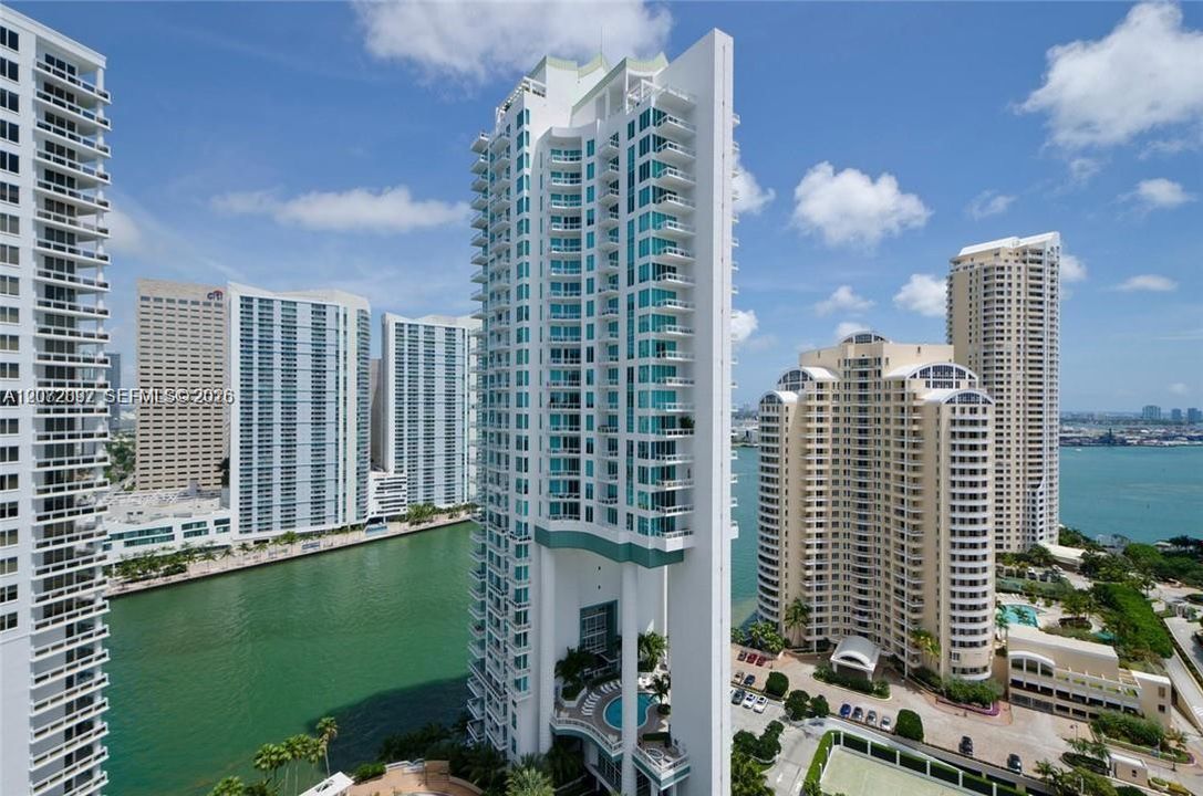 For Sale: $1,675,000 (2 beds, 2 baths, 1572 Square Feet)